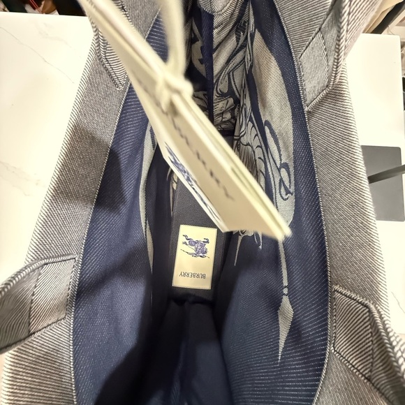 Burberry XL EKD Canvas Tote bag with removable pouch - Picture 5 of 7